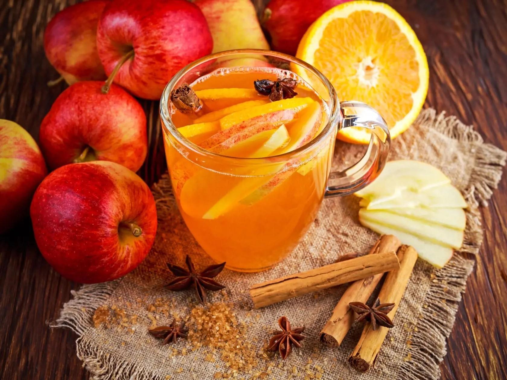 Non-alcoholic punch recipe with spices and juice | Bondston